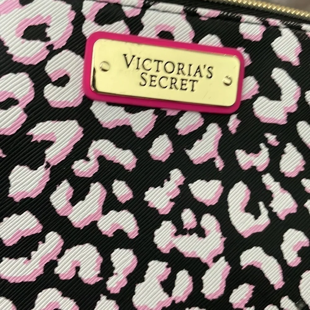 Victoria's Secret Leopard Animal Print Makeup Pouch Case Ziptop